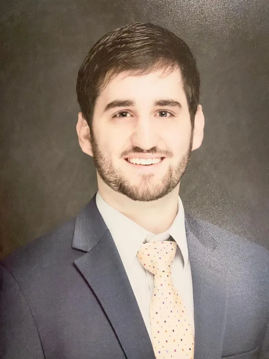 El Dr. Eli Leal, Doctor en Quiropráctica, en Leal Family Chiropractic en Muleshoe, TX.